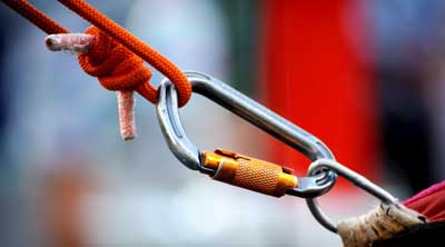 carabiner alat bantu angkat