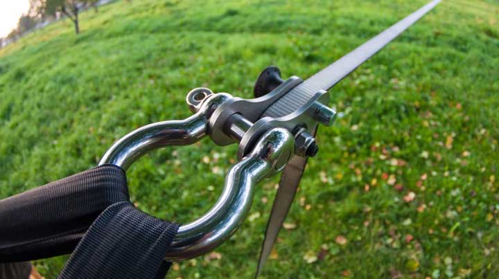 Shackle Untuk Slacklining
